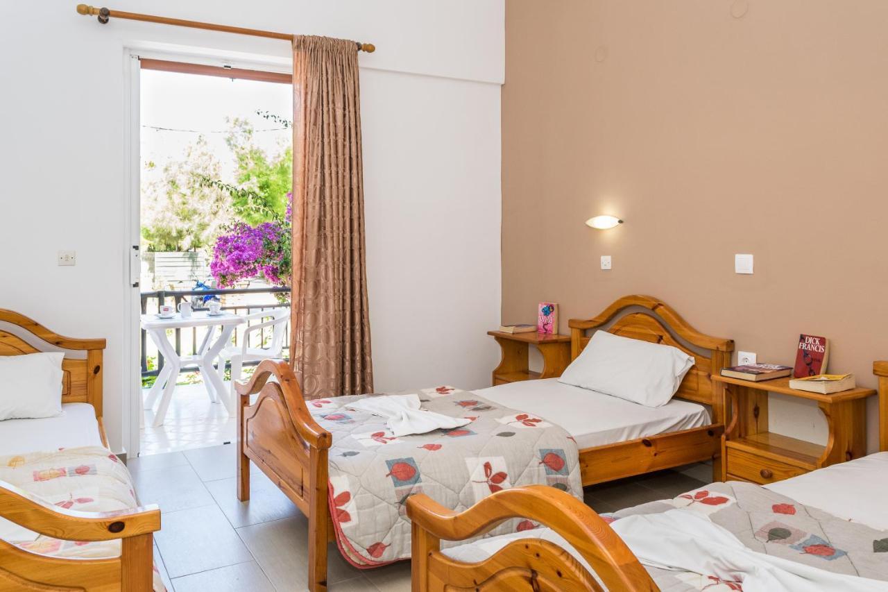 Costas Hotel Kalamákion Esterno foto